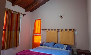 VENTA DE 2 CABAÑAS AMOBLADAS CON PILETA EN CAYASTA