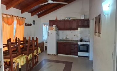 VENTA DE 2 CABAÑAS AMOBLADAS CON PILETA EN CAYASTA