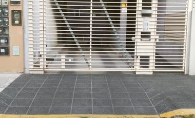 Venta cochera cubierta fija San Isidro