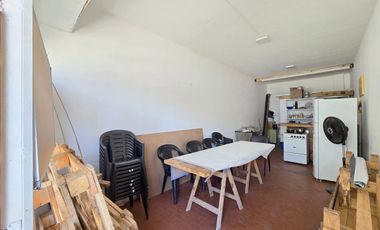 VENTA LOCAL AL FRENTE+ LOCAL LATERAL V. TESEI