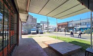 VENTA LOCAL AL FRENTE+ LOCAL LATERAL V. TESEI