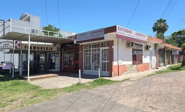 VENTA LOCAL AL FRENTE+ LOCAL LATERAL V. TESEI