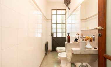 CASA EN VENTA CITY BELL 4 DORMITORIOS PILETA