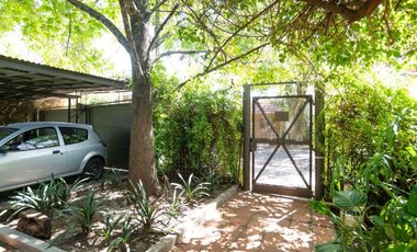CASA EN VENTA CITY BELL 4 DORMITORIOS PILETA