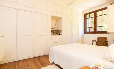 CASA EN VENTA CITY BELL 4 DORMITORIOS PILETA