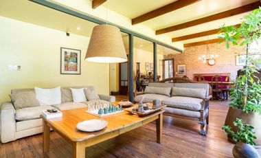 CASA EN VENTA CITY BELL 4 DORMITORIOS PILETA
