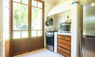 CASA EN VENTA CITY BELL 4 DORMITORIOS PILETA
