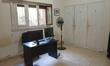 VENTA CASA 5 AMBIENTES BELLA VISTA