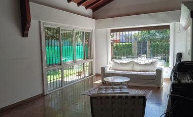 VENTA CASA 5 AMBIENTES BELLA VISTA