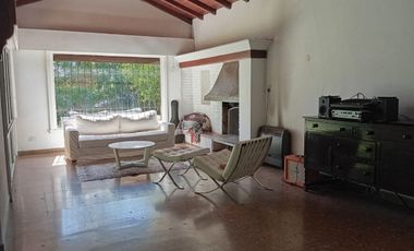 VENTA CASA 5 AMBIENTES BELLA VISTA