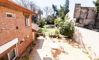 HERMOSA CASA 5 AMBIENTES lote 13,50 x 56 mts