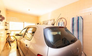 HERMOSA CASA 5 AMBIENTES lote 13,50 x 56 mts