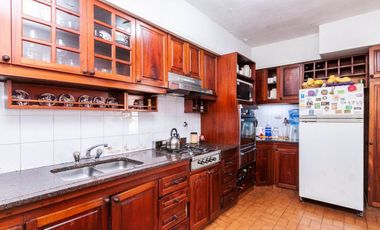HERMOSA CASA 5 AMBIENTES lote 13,50 x 56 mts