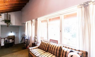 HERMOSA CASA 5 AMBIENTES lote 13,50 x 56 mts