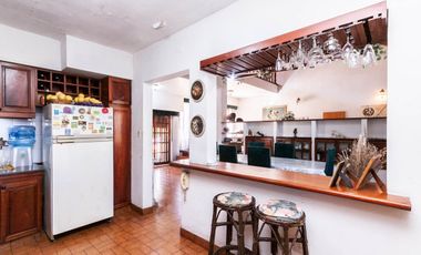 HERMOSA CASA 5 AMBIENTES lote 13,50 x 56 mts