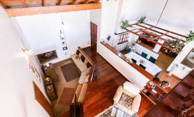 HERMOSA CASA 5 AMBIENTES lote 13,50 x 56 mts