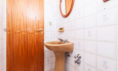 HERMOSA CASA 5 AMBIENTES lote 13,50 x 56 mts