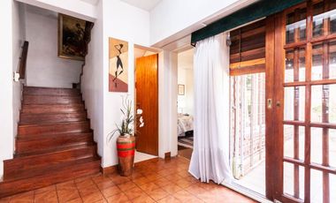 HERMOSA CASA 5 AMBIENTES lote 13,50 x 56 mts