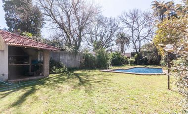 HERMOSA CASA 5 AMBIENTES lote 13,50 x 56 mts