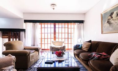 HERMOSA CASA 5 AMBIENTES lote 13,50 x 56 mts