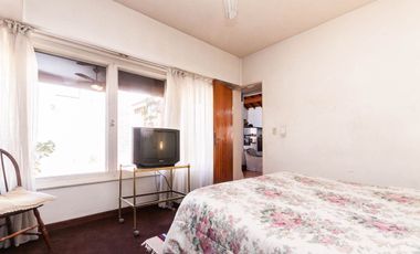 HERMOSA CASA 5 AMBIENTES lote 13,50 x 56 mts