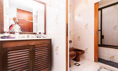 HERMOSA CASA 5 AMBIENTES lote 13,50 x 56 mts