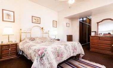 HERMOSA CASA 5 AMBIENTES lote 13,50 x 56 mts