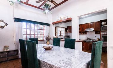 HERMOSA CASA 5 AMBIENTES lote 13,50 x 56 mts