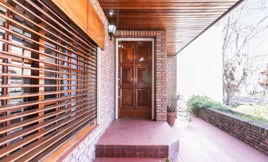 HERMOSA CASA 5 AMBIENTES lote 13,50 x 56 mts