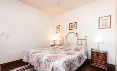 HERMOSA CASA 5 AMBIENTES lote 13,50 x 56 mts
