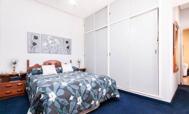 HERMOSA CASA 5 AMBIENTES lote 13,50 x 56 mts