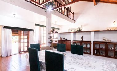 HERMOSA CASA 5 AMBIENTES lote 13,50 x 56 mts