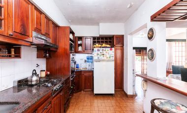 HERMOSA CASA 5 AMBIENTES lote 13,50 x 56 mts