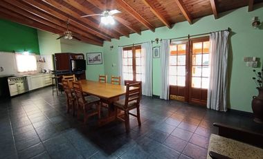 Casa Quinta Av. Perón 5183