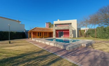 Casa Quinta Av. Perón 5183