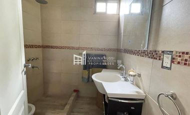 CASA DE 5 AMBIENTES EN ALQUILER - INGENIERO MASCHWITZ