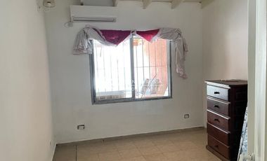 CASA DE 5 AMBIENTES EN ALQUILER - INGENIERO MASCHWITZ
