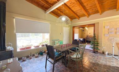 CASA EN VENTA CON PILETA EN AZUL, BUENOS AIRES