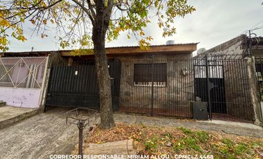 Casa 6 ambientes 203 m² en venta con cochera en Wilde