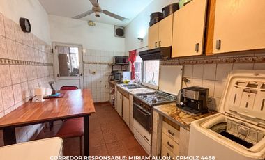 Casa 6 ambientes 203 m² en venta con cochera en Wilde
