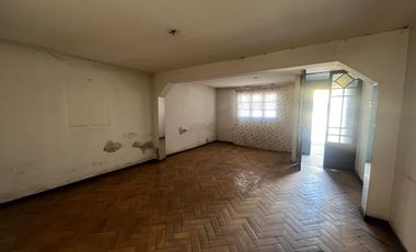 CASA ESQUINA EN SAN MIGUEL  REMODELAR GRAN TERRENO