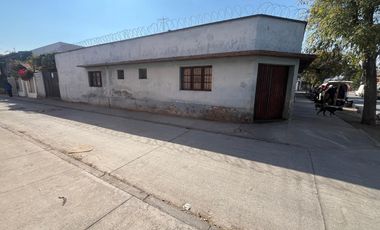 CASA ESQUINA EN SAN MIGUEL  REMODELAR GRAN TERRENO
