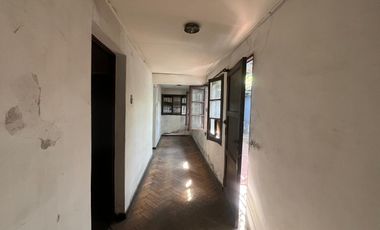 CASA ESQUINA EN SAN MIGUEL  REMODELAR GRAN TERRENO