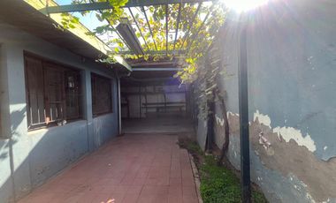 CASA ESQUINA EN SAN MIGUEL  REMODELAR GRAN TERRENO