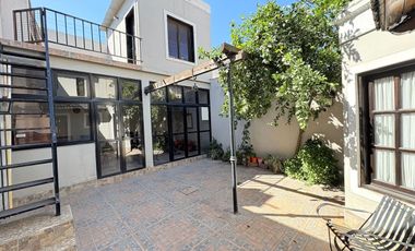 VENTA CASA DUPLEX B° SANTA ANA- PERICO 135M2