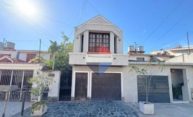 VENTA CASA DUPLEX B° SANTA ANA- PERICO 135M2