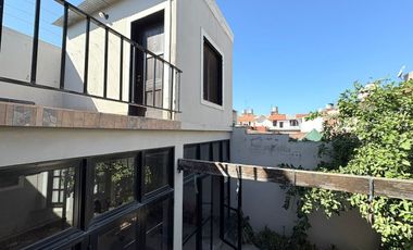 VENTA CASA DUPLEX B° SANTA ANA- PERICO 135M2