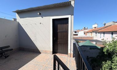 VENTA CASA DUPLEX B° SANTA ANA- PERICO 135M2