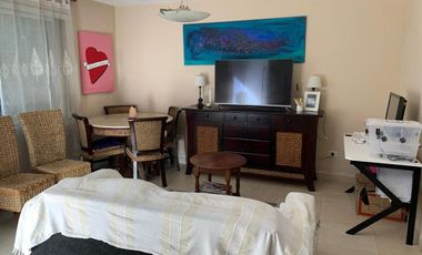 VENTA CASA B° LOS PERALES - 4 AMBIENTES