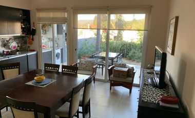 VENTA CASA B° LOS PERALES - 4 AMBIENTES